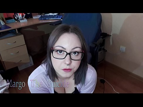❤️ Kynþokkafull stelpa með gleraugu sýgur dildó djúpt á myndavélinni ☑ Kynlíf á is.pornhills-com.ru ❌❤
